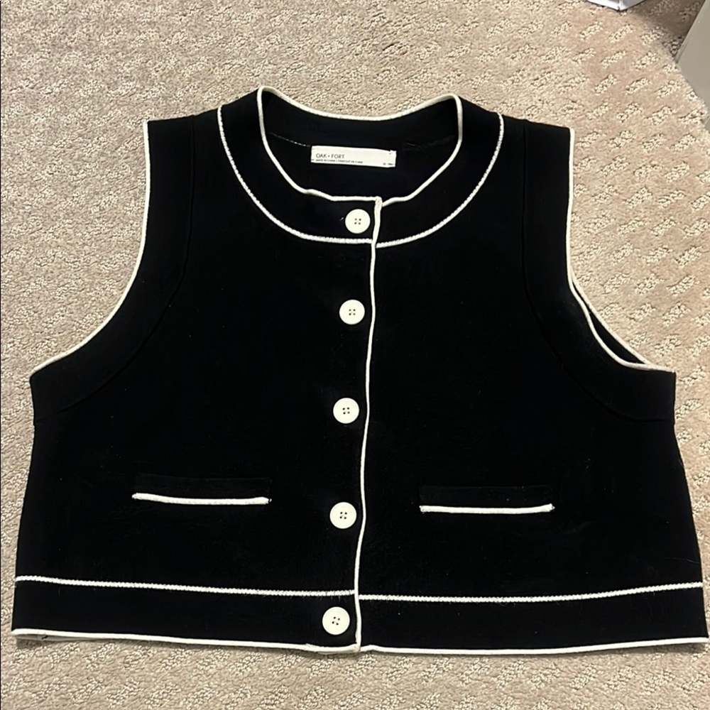 OAK + FORT Black and White Crop Top